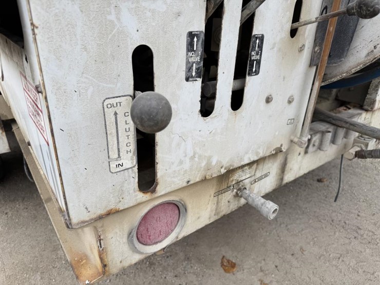 john-deere-12-image-18