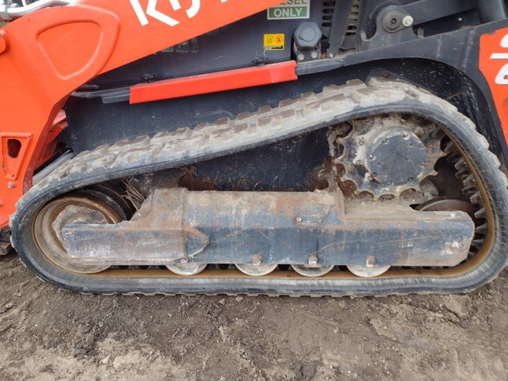 kubota-svl65-2-image-19