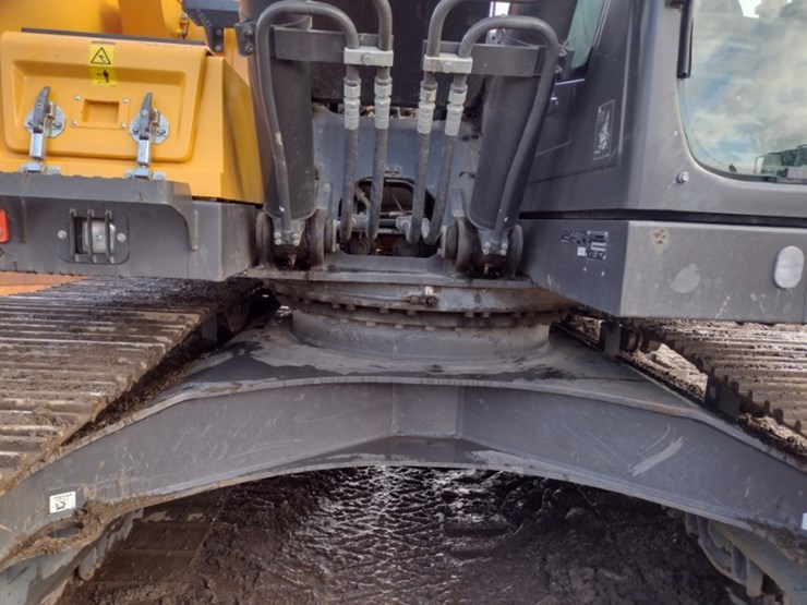 volvo-ec220e-lr-image-19