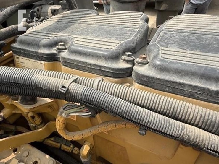 2002-peterbilt-379-image-81