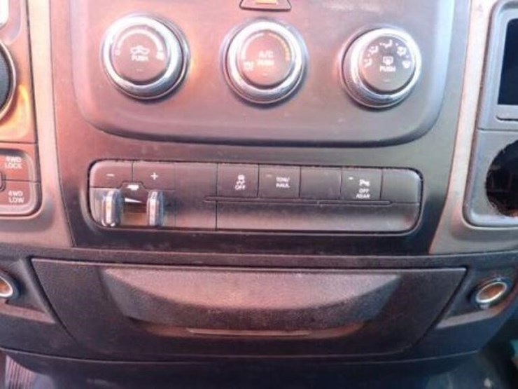 2016-dodge-1500-image-34