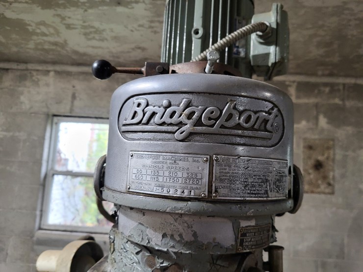 bridgeport-mill-w/phase-convertor-and-tools-image-4