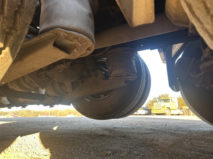 mack-rd688s-image-60