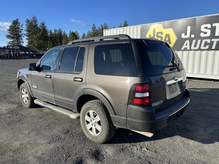 2007-ford-explorer-xlt-image-3