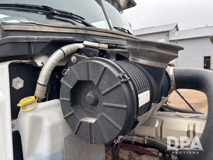 2017-mack-pinnacle-chu613-image-59