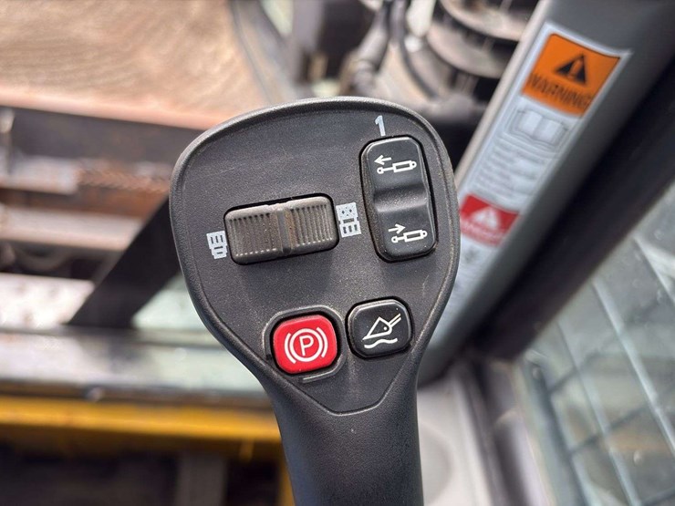 2022-new-holland-c362-image-48