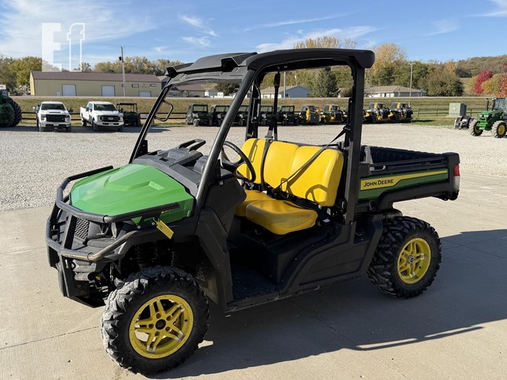 john-deere-gator-xuv-835m-image-1