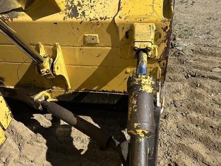 komatsu-d65ex-12-image-44