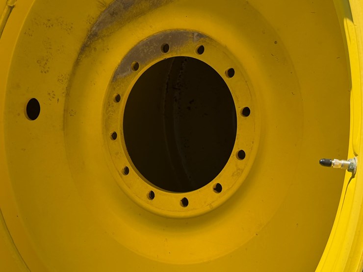 john-deere-12-image-9