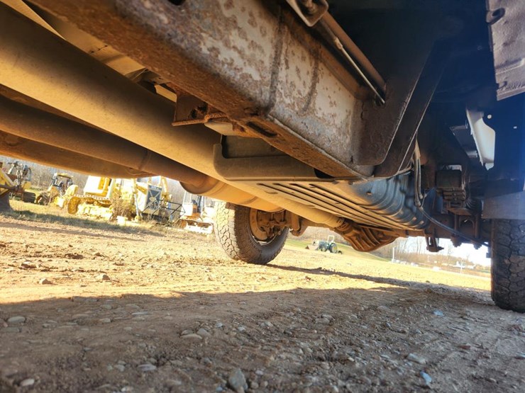 2017-chevrolet-2500-image-28