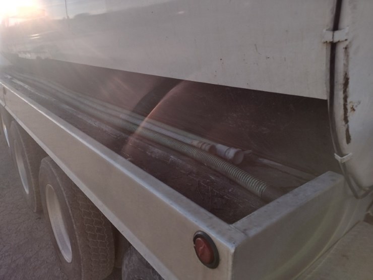 peterbilt-389-image-42