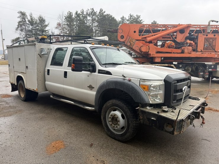 2011-ford-f550-image-8