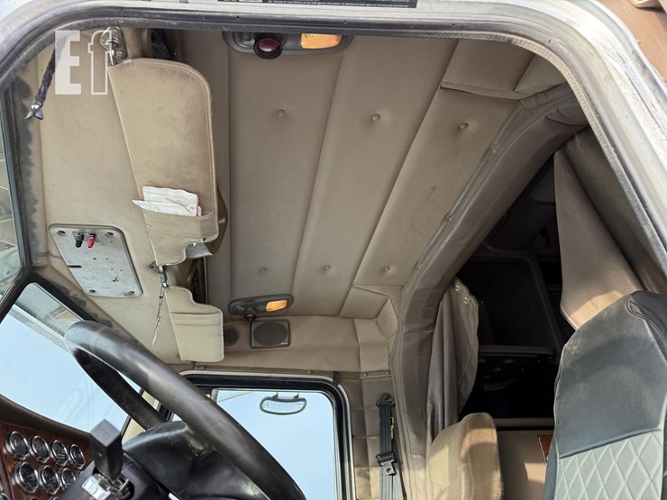 2004-peterbilt-379-image-73