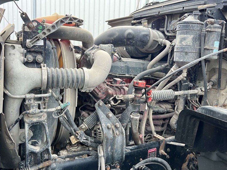 2018-mack-gu-granite-6-axle-dump-truck-image-30