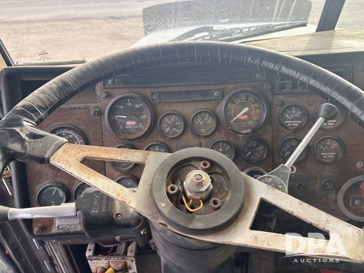 peterbilt-377-image-74
