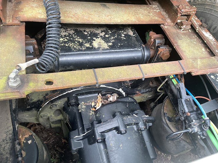 #210-•-2009-international-eagle-semi-tractor-(fall-creek,-wi)-(has-wi-title)-image-18