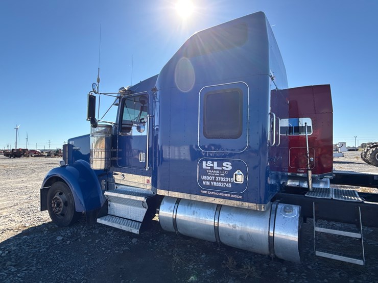 kenworth-w900-image-23