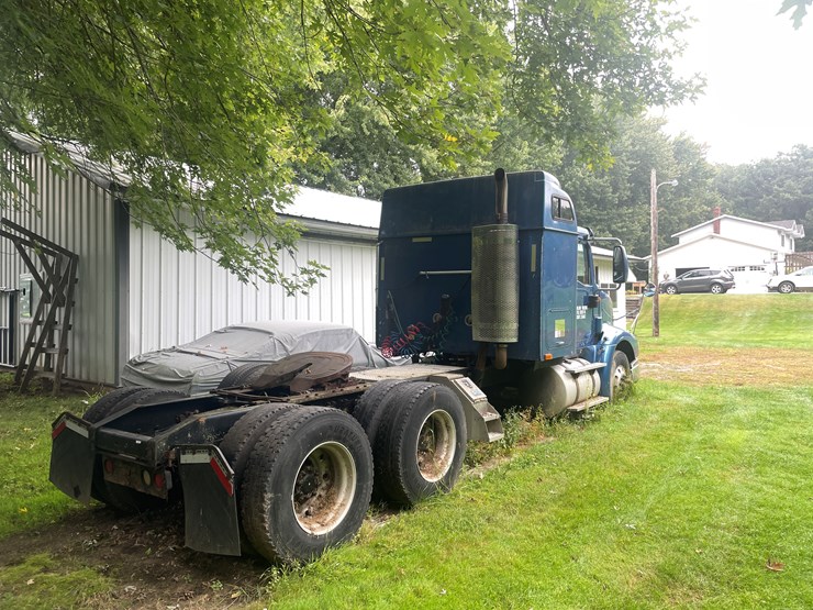 #210-•-2009-international-eagle-semi-tractor-(fall-creek,-wi)-(has-wi-title)-image-3