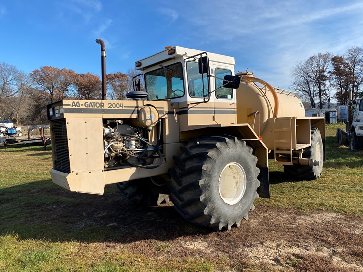 #1300-•-ag-gator-2004-injector-applicator-(colfax,-wi)-image-1