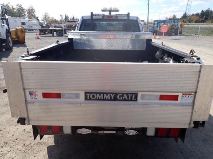 2013-dodge-ram-1500-image-27