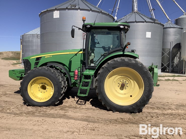 john-deere-8320r-image-8