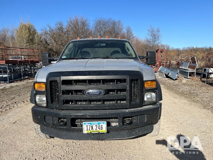 ford-f550-xl-image-3