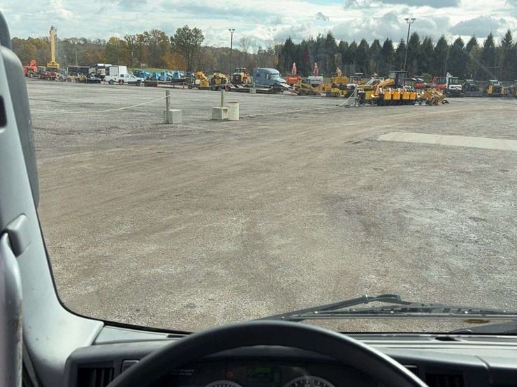 2018-isuzu-ftr-image-24