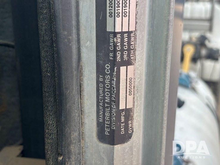 peterbilt-377-image-84