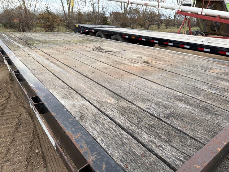 gooseneck-flatbed-trailer-image-21