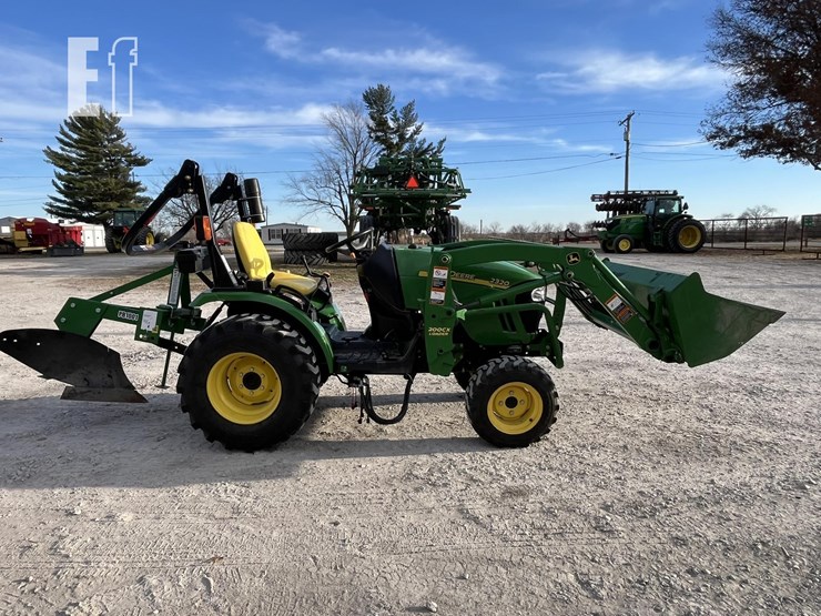 john-deere-2320-image-2