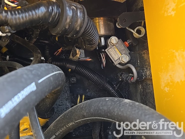 2018-komatsu-d61pxi-24-image-73