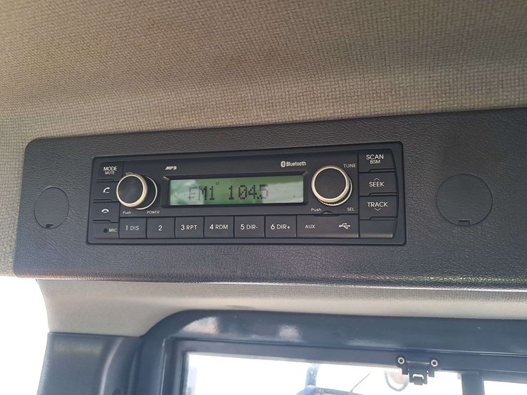 2018-hyundai-hl965-image-32