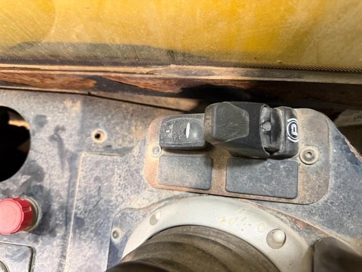 2015-jcb-525-image-21