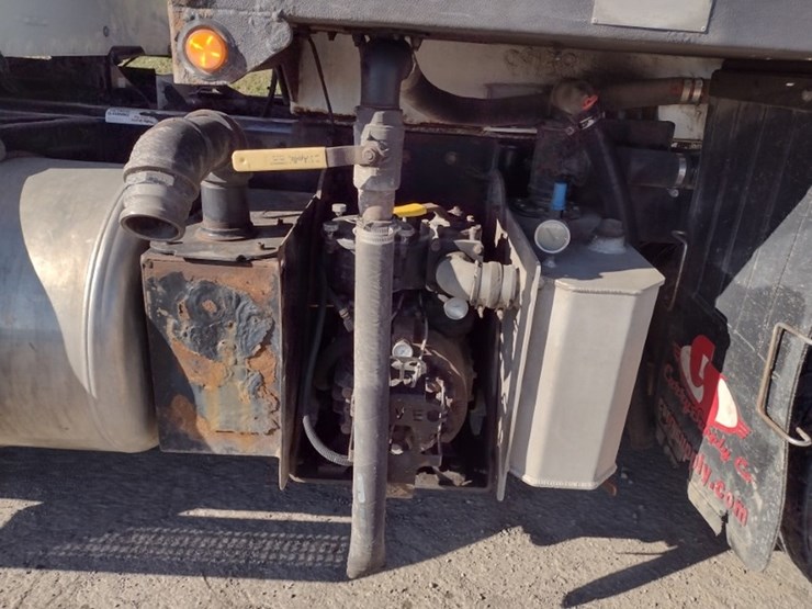 peterbilt-567-image-33