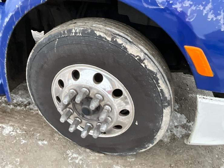 2015-peterbilt-579-image-8