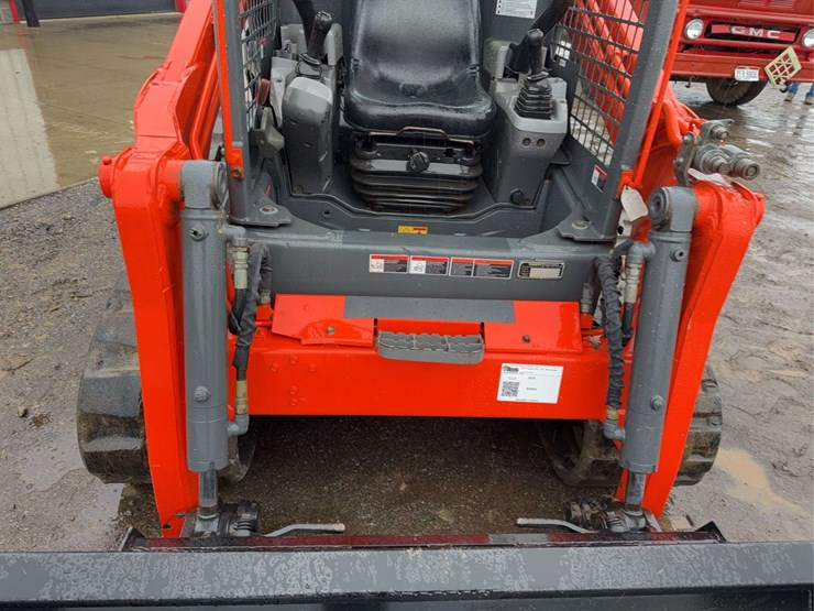 2015-kubota-svl75-2-image-32