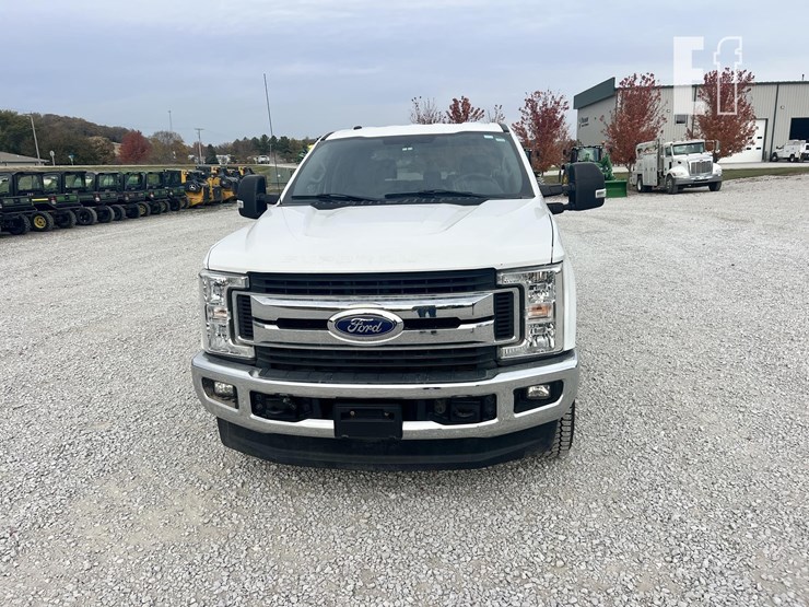 ford-f250-xlt-image-3