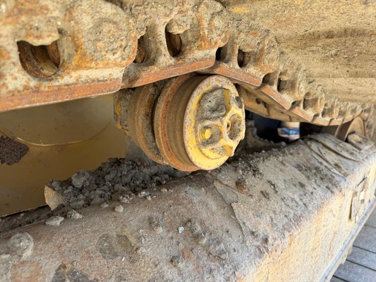 2019-caterpillar-d5k2-image-23