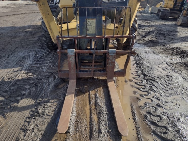 caterpillar-tl1055c-image-14