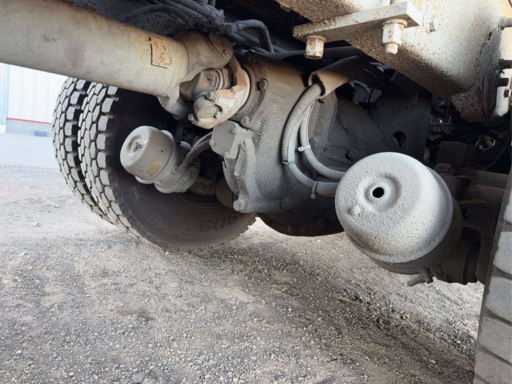 2004-peterbilt-357-image-26