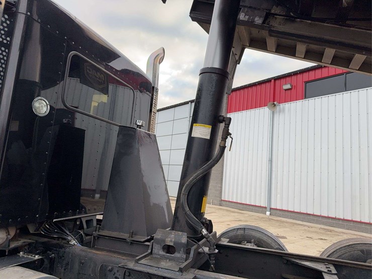 2010-kenworth-t800-image-35