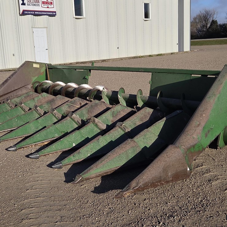 John Deere 9R22 Corn Head