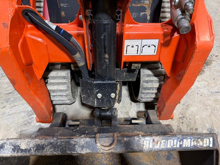 2023-kubota-scl1000-image-10