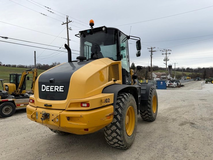 2020-deere-344l-image-6