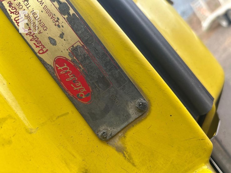 peterbilt-384-image-26