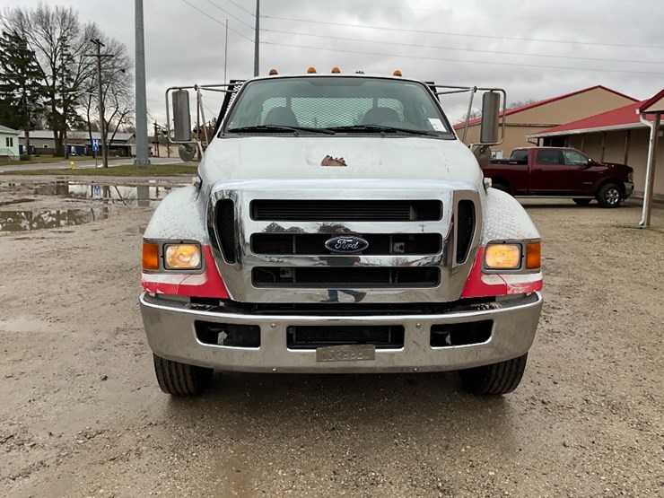 2015-ford-f650-image-4