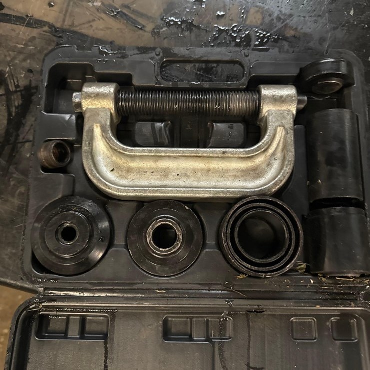 Maddox Co Ball Joint Service Kit for 2/4wd Model MA10-1