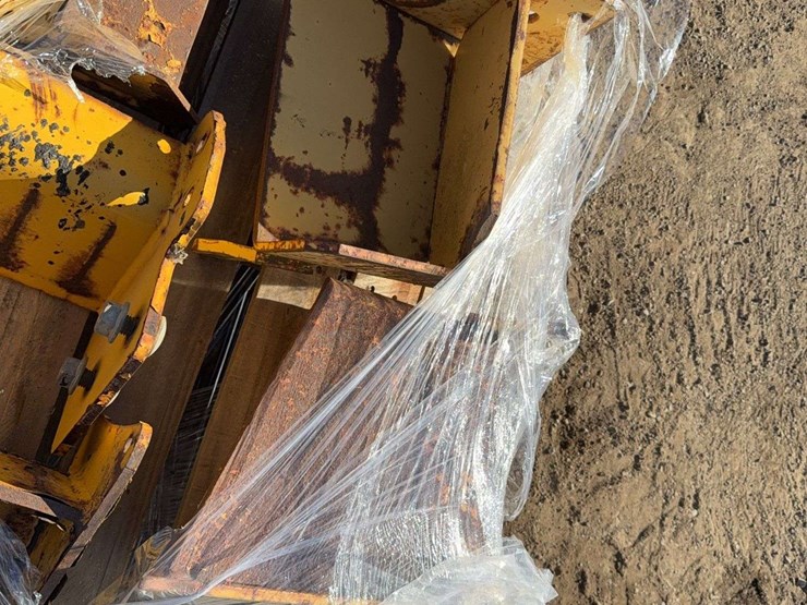 (4)-john-deere-bolt-on-weight-brackets-image-3