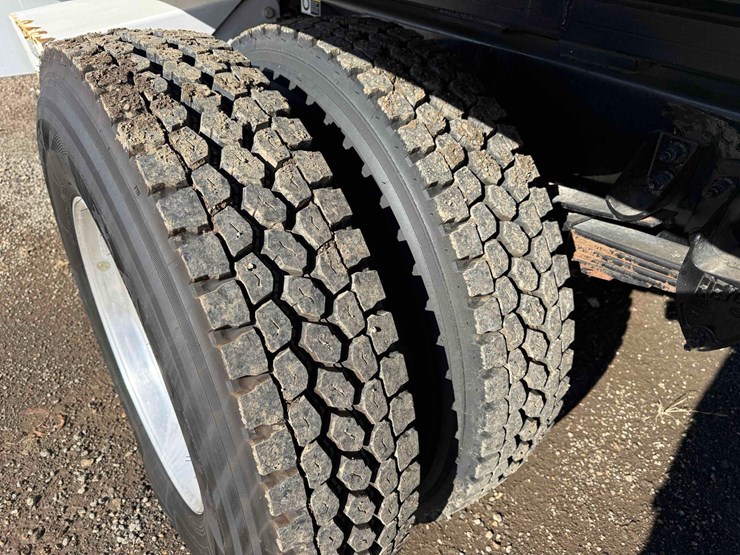 kenworth-t370-image-12