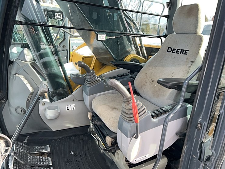 2019-deere-350g-lc-image-10